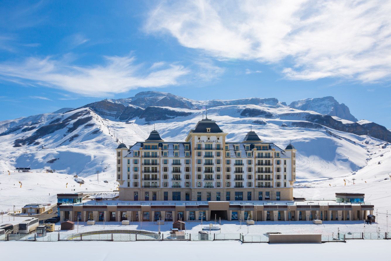 PIK PALACE AUTOGRAPH COLLECTION